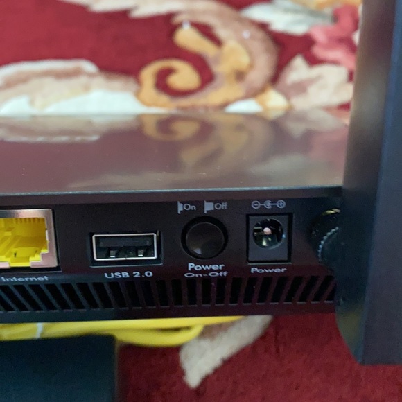 SALE Netgear Nighthawk Router - Picture 7 of 13